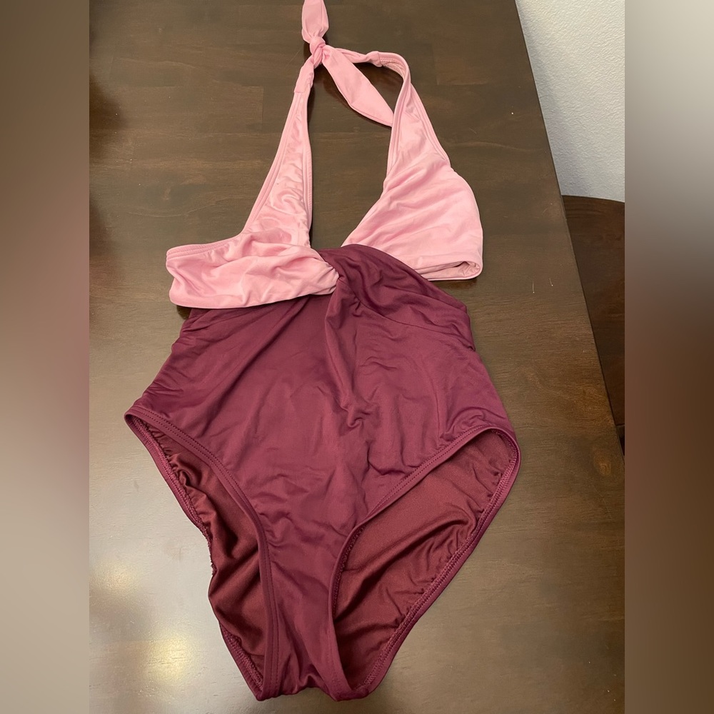 Kate Spade like new two toned one piece swimsuit!